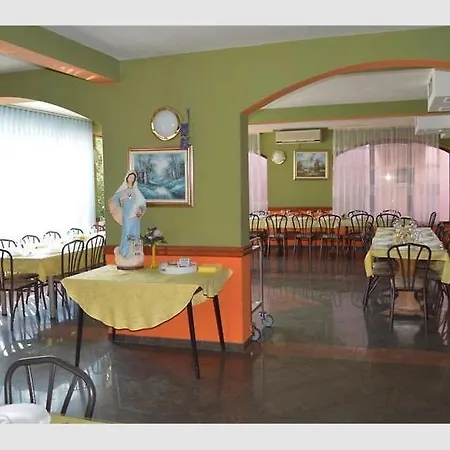 Guest house Plava Kuca *